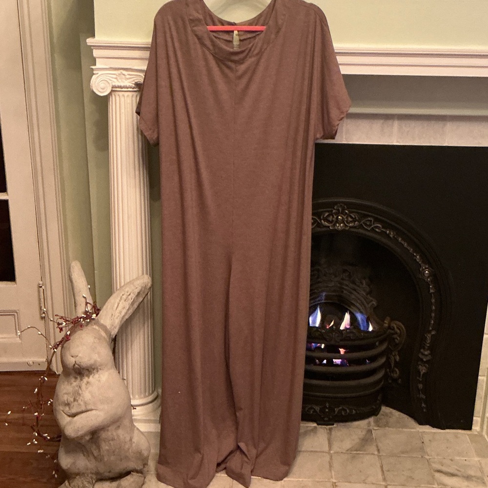 Women's heather brown jumpsuit no zipper. Two small buttons in the back for stye